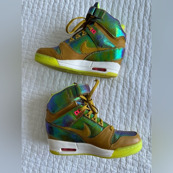 RARE Nike Air Revolution Sky Hi WORLD CUP GOLD TROPHY PACK sneakers - W size 9 - Picture 2 of 9